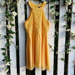 Lulus Lovers Game Skater Dress Womens Medium Yellow Floral Lace Bodice Boho-Chic